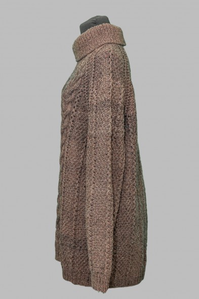 Свитер вязаный 