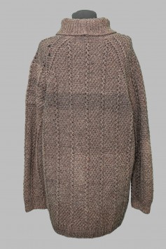 Свитер вязаный