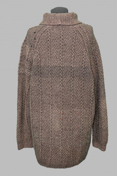 Свитер вязаный 