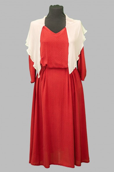 Платье красное с белым платком