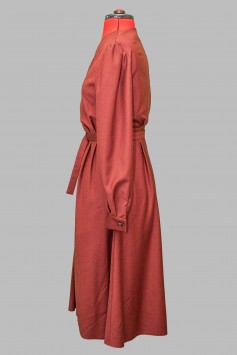 Платье коричневое с длинными рукавами