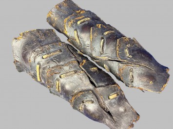 Кожаные наручи