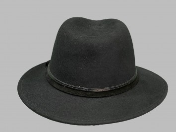 Шляпа фетровая черная																														