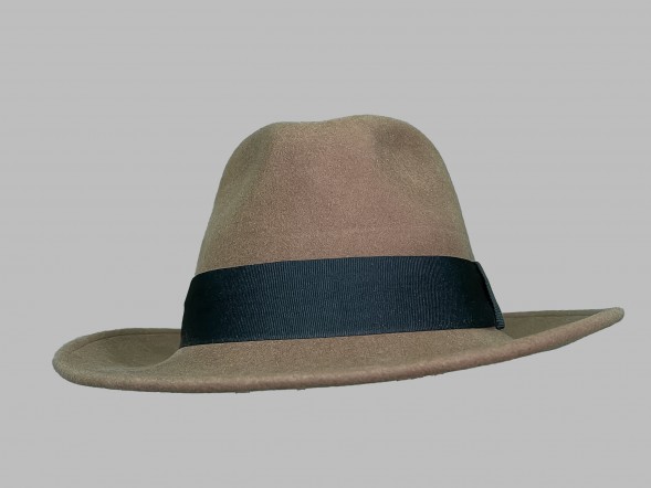 Шляпа фетровая коричневая																														