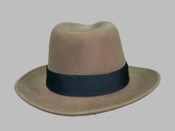 Шляпа фетровая коричневая																														
