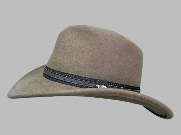 Шляпа фетровая коричневая																														