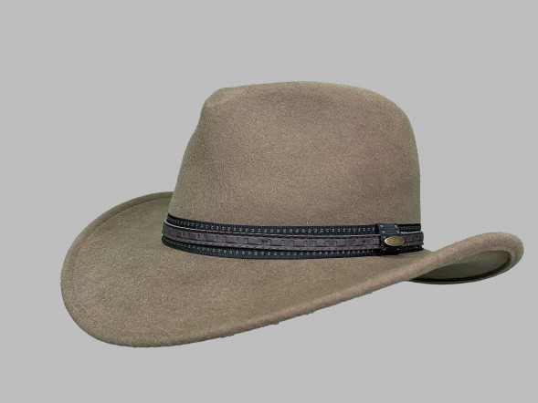 Шляпа фетровая коричневая																														