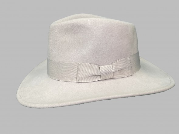 Шляпа фетровая светло - серая																														