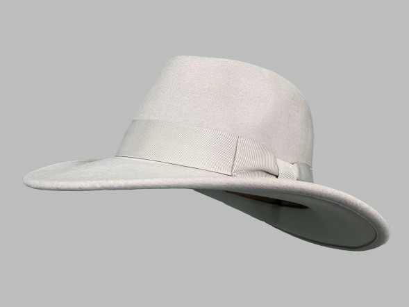 Шляпа фетровая светло - серая																														