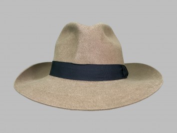 Шляпа фетровая светло-коричневая