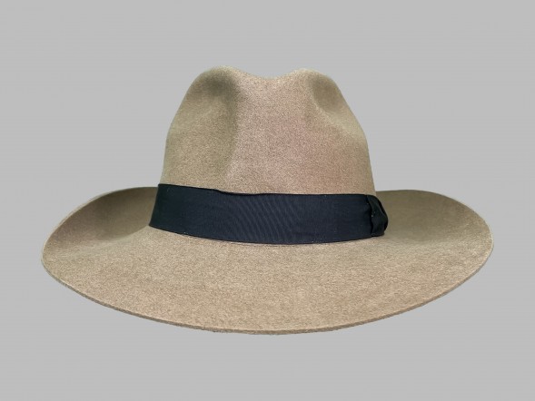 Шляпа фетровая светло-коричневая																														