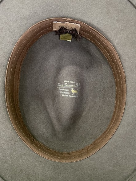 Шляпа фетровая коричневая																														